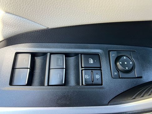 Used 2023 Toyota RAV4 XLE w/ Convenience Package image 13