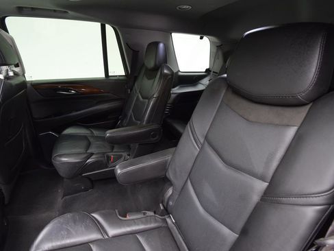 Used 2015 Cadillac Escalade Premium image 23