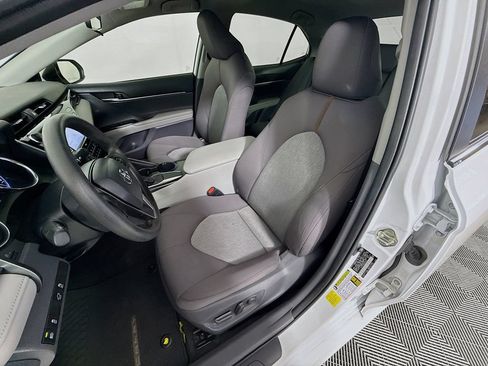 Used 2020 Toyota Camry LE FWD image 20