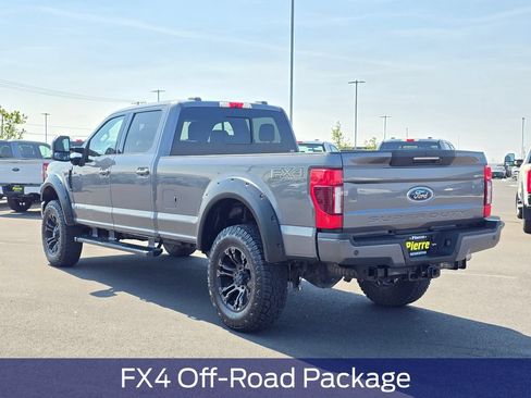 Used 2022 Ford F350 Lariat w/ Black Appearance Package AWD/4WD image 4