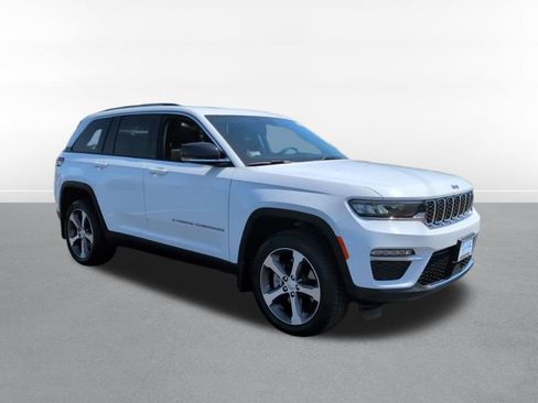 Used 2022 Jeep Grand Cherokee Limited 4xe w/ MOPAR Finishing Package AWD/4WD image 3