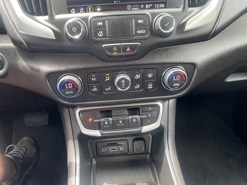 Used 2024 GMC Terrain SLT AWD/4WD image 19