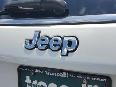 Used 2022 Jeep Compass Latitude FWD image 8