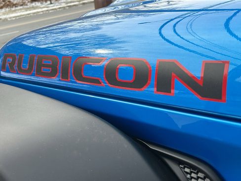 Certified 2022 Jeep Wrangler Unlimited Rubicon w/ Xtreme Recon 35" Tire Package image 32