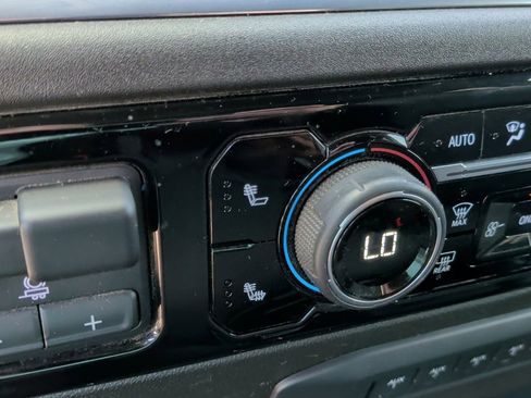 Used 2024 Chevrolet Silverado 2500 LT image 27