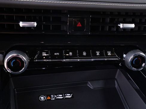 New 2025 Chevrolet Suburban Premier w/ Sun And Tow Package image 30