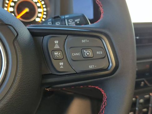 Used 2024 Jeep Wrangler Unlimited Rubicon AWD/4WD image 13