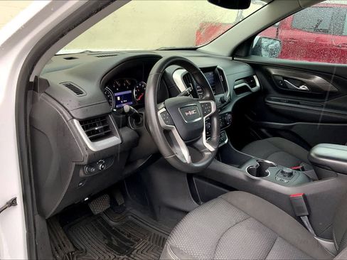 Used 2022 GMC Terrain SLE w/ Driver Convenience Package image 3