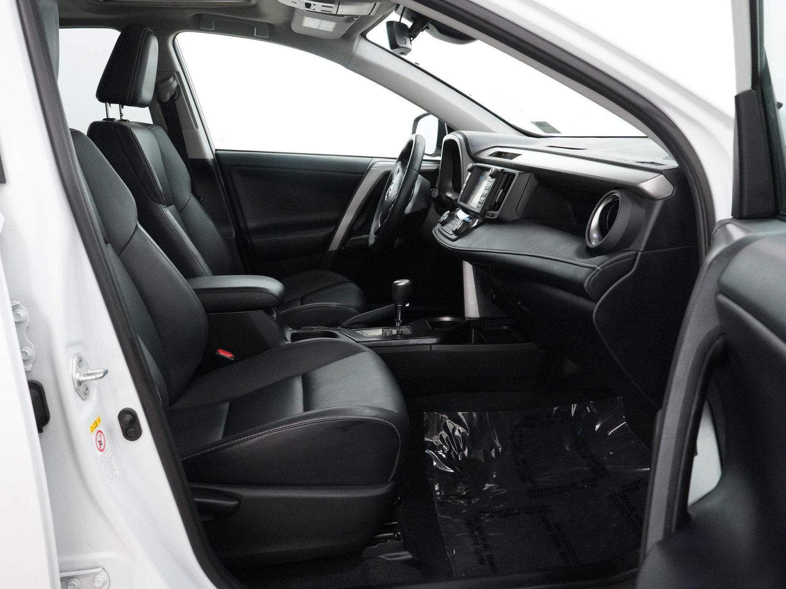 Used 2018 Toyota RAV4 Platinum AWD/4WD image 12