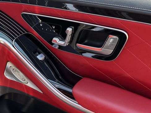 Certified 2025 Mercedes-Benz S 580 4MATIC Sedan image 17