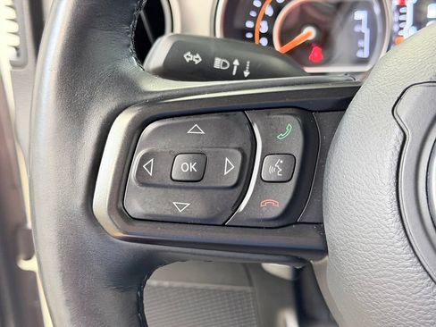 Used 2018 Jeep Wrangler Unlimited Sport S AWD/4WD image 39