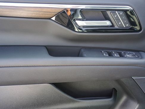 New 2026 Chevrolet Tahoe High Country w/ Sun And Tow Package image 18