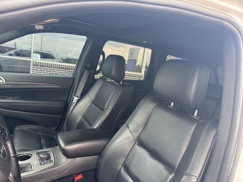 Used 2022 Jeep Grand Cherokee Limited image 12