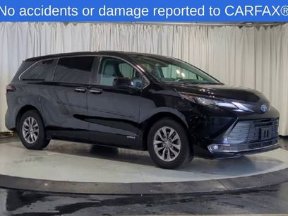 Used 2021 Toyota Sienna XLE