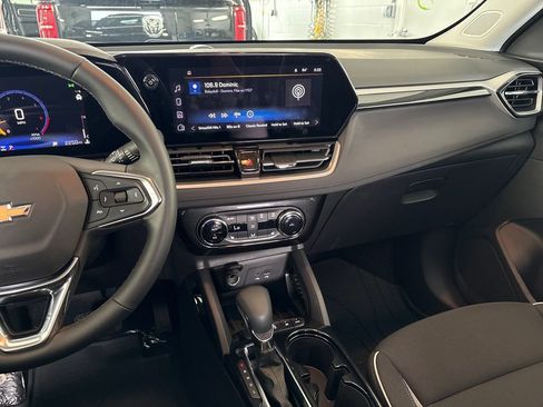 Used 2026 Chevrolet TrailBlazer LT w/ Convenience Package AWD/4WD image 25