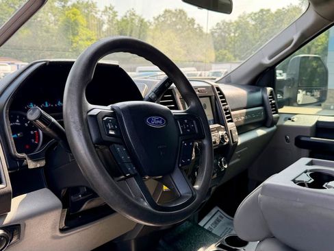 Used 2020 Ford F250 XL w/ Power Equipment Group RWD image 18