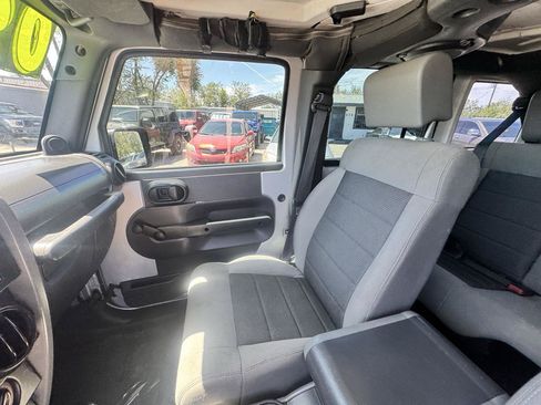 Used 2009 Jeep Wrangler Unlimited X w/ Trailer Tow Group AWD/4WD image 10
