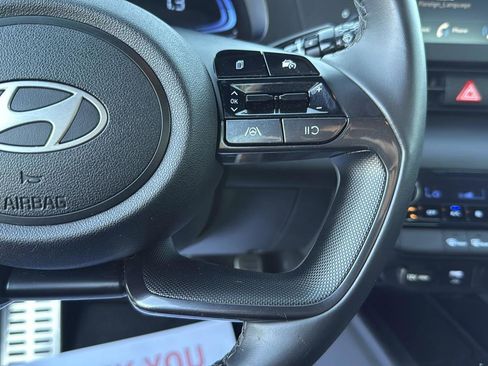 Used 2025 Hyundai Elantra Sport image 16