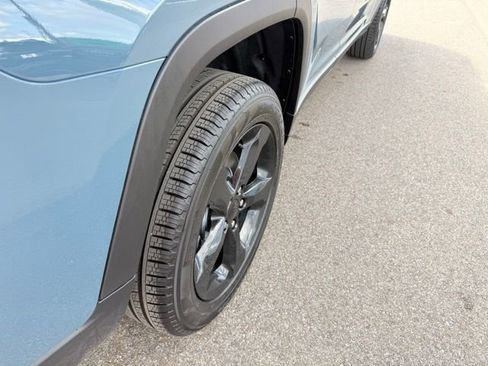 New 2026 Jeep Grand Cherokee L Limited w/ Limited Altitude Package image 38