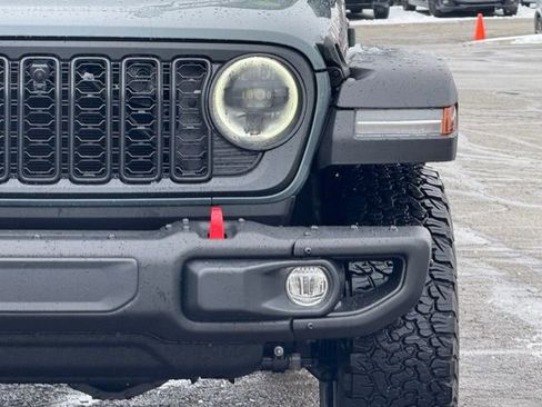 Used 2025 Jeep Wrangler Unlimited Rubicon w/ Steel Bumper Group image 10