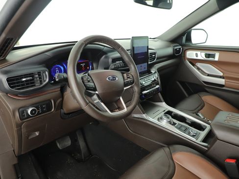 Used 2023 Ford Explorer King Ranch w/ Technology Package AWD/4WD image 7