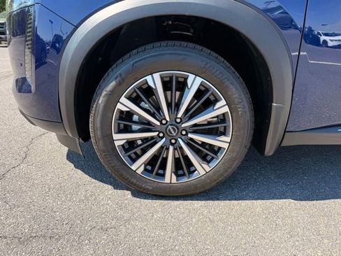 New 2026 Nissan Pathfinder Platinum AWD/4WD image 9