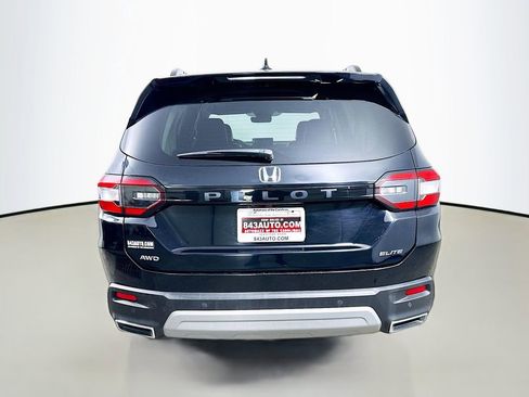 Used 2023 Honda Pilot Elite image 6