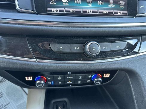 Used 2019 Buick Enclave Premium FWD image 38