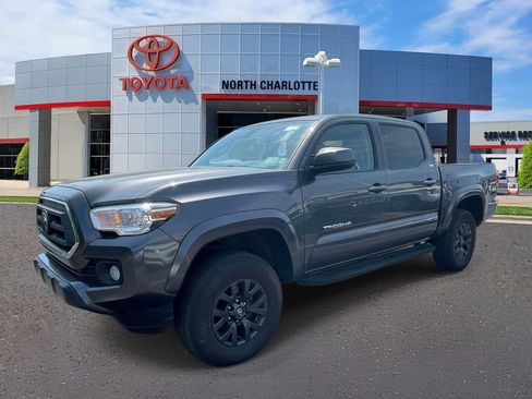 Used 2023 Toyota Tacoma SR5 AWD/4WD image 5