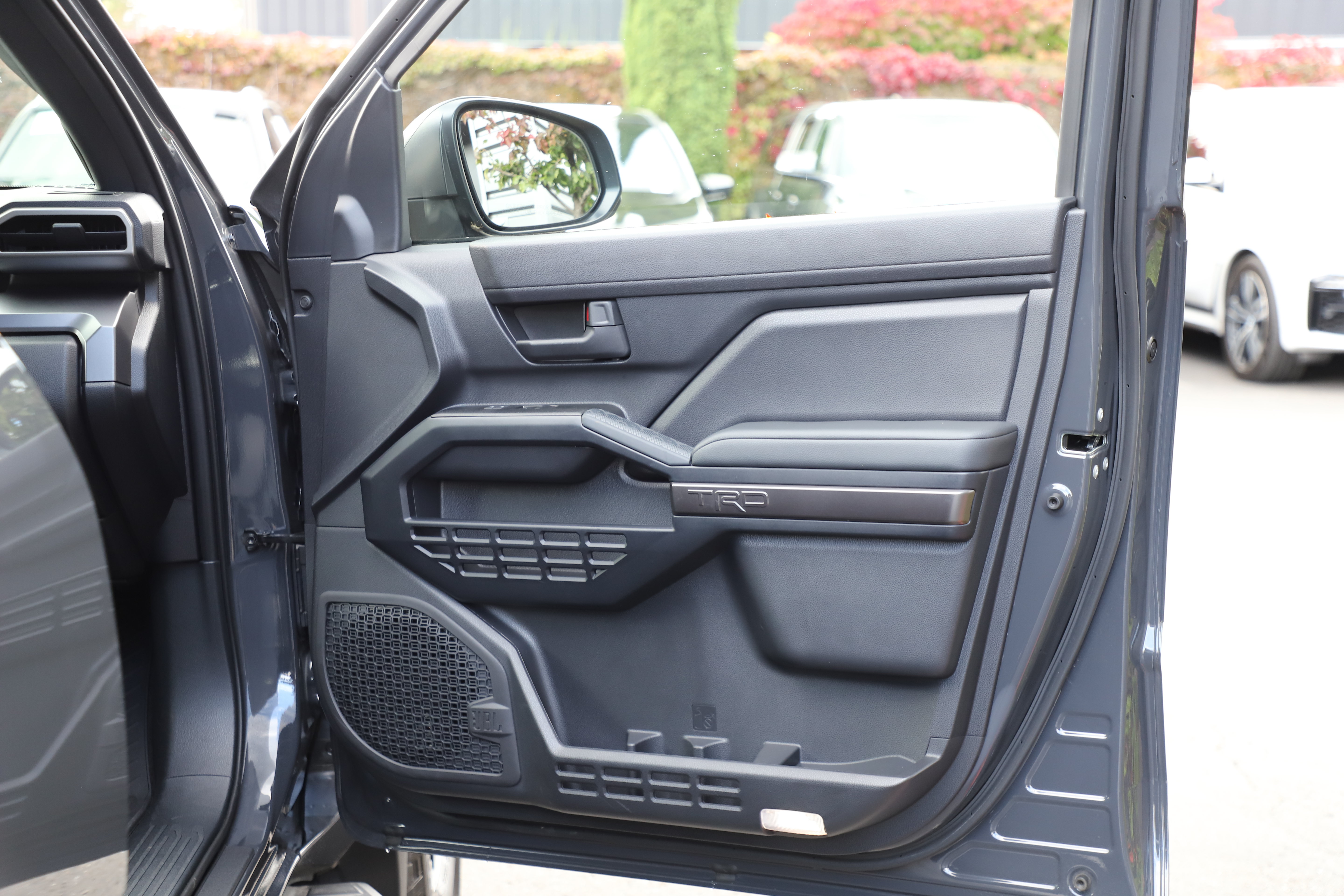 Used 2025 Toyota 4Runner TRD Off-Road Premium AWD/4WD image 8