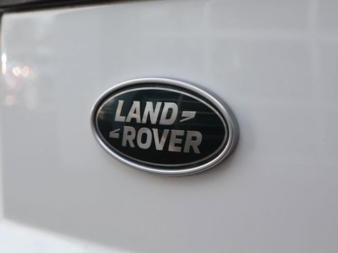Used 2016 Land Rover Range Rover Sport HSE image 27