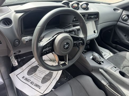 Used 2025 Nissan Z Performance w/ Floor Mat Package RWD image 21