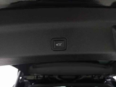 Used 2024 Cadillac Escalade ESV V w/ Heavy-Duty Trailer Package image 8