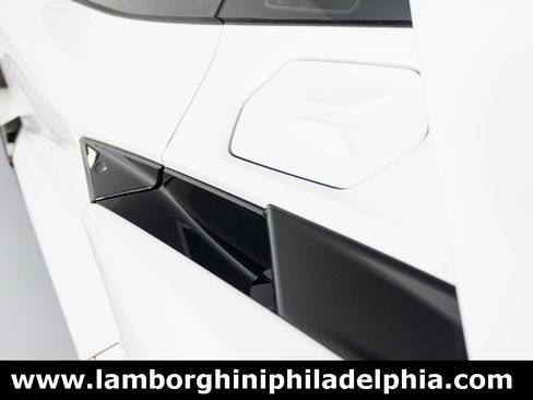 Used 2024 Lamborghini Revuelto image 51