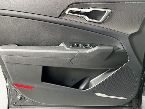 Used 2023 Kia Sportage LX image 21