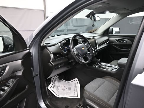 Used 2020 Chevrolet Traverse LT w/ LPO, Black Accent Package image 27