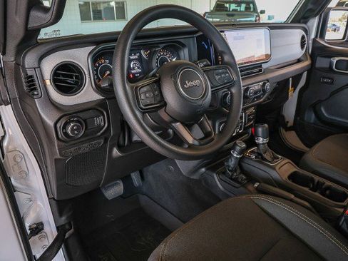 New 2026 Jeep Gladiator Sport image 12