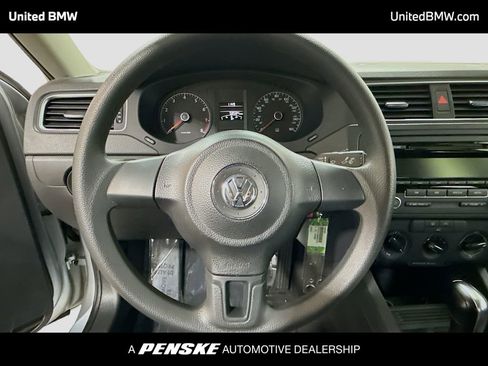 Used 2014 Volkswagen Jetta S image 6