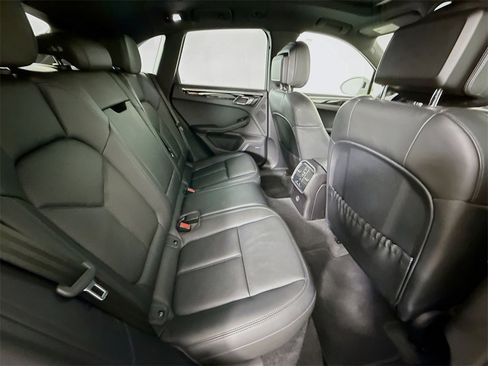 Used 2022 Porsche Macan S image 29