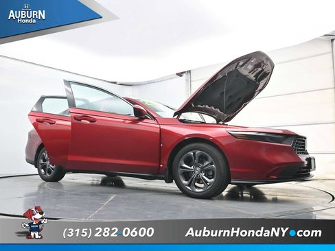Used 2023 Honda Accord EX image 31