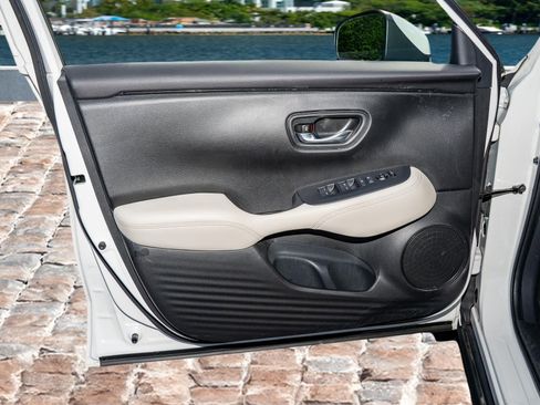 Certified 2023 Honda HR-V LX image 10