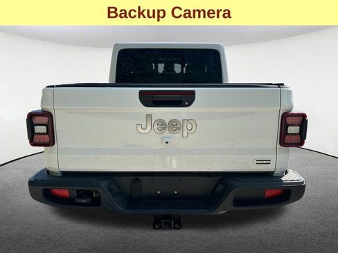 Used 2021 Jeep Gladiator Overland w/ Popular Equipment Package AWD/4WD image 11