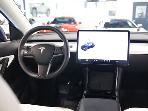 Used 2021 Tesla Model Y Long Range AWD/4WD image 28