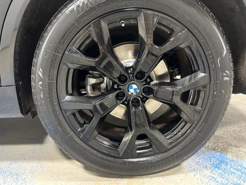 Used 2023 BMW X7 xDrive40i w/ Premium Package image 27