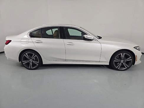 Certified 2024 BMW 330i xDrive Sedan w/ Convenience Package image 5