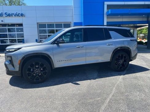 Used 2024 Chevrolet Traverse RS AWD/4WD image 2