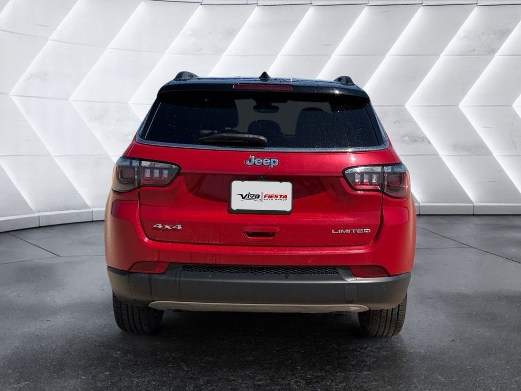 Used 2024 Jeep Compass Limited AWD/4WD image 3