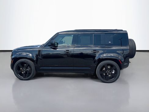 Used 2023 Land Rover Defender 110 X-Dynamic SE image 3