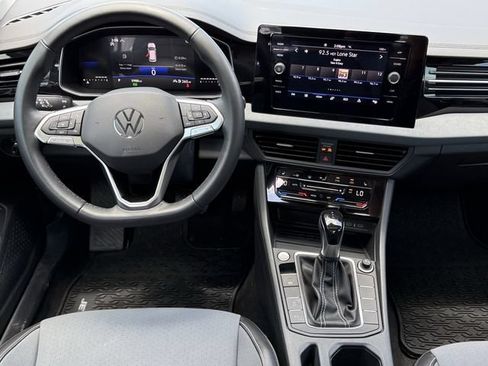 Used 2026 Volkswagen Jetta SE FWD image 8