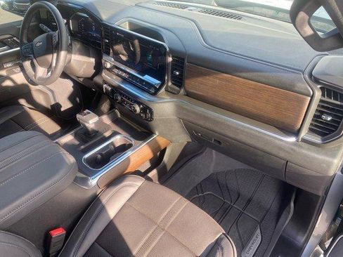 Used 2025 Chevrolet Silverado 1500 High Country w/ High Country Premium Package image 31